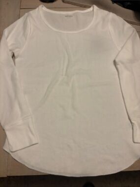 Old navy Classic White Long Sleeve Thermal Top women's size Large beautiful